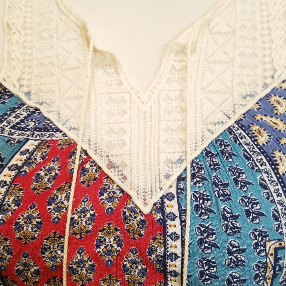 No Boundaries tank top with embroidery Large - Picture 2 of 3